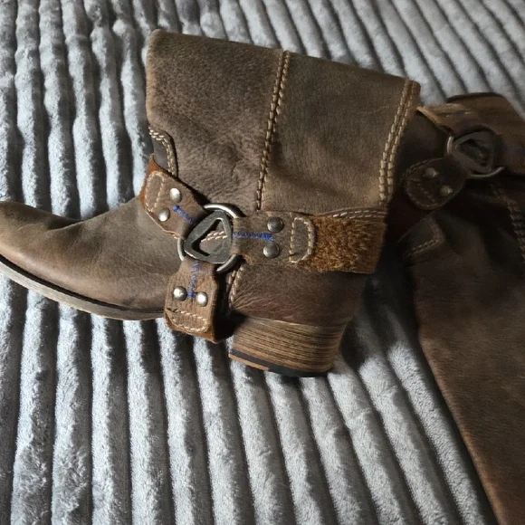 BED|STU Distressed Brown Heeled Boots In A Size 9* - Picture 10 of 11